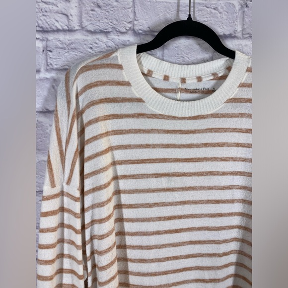 Abercrombie & Fitch Soft Cozy Neutral Striped Sweater Size XL - Picture 2 of 7